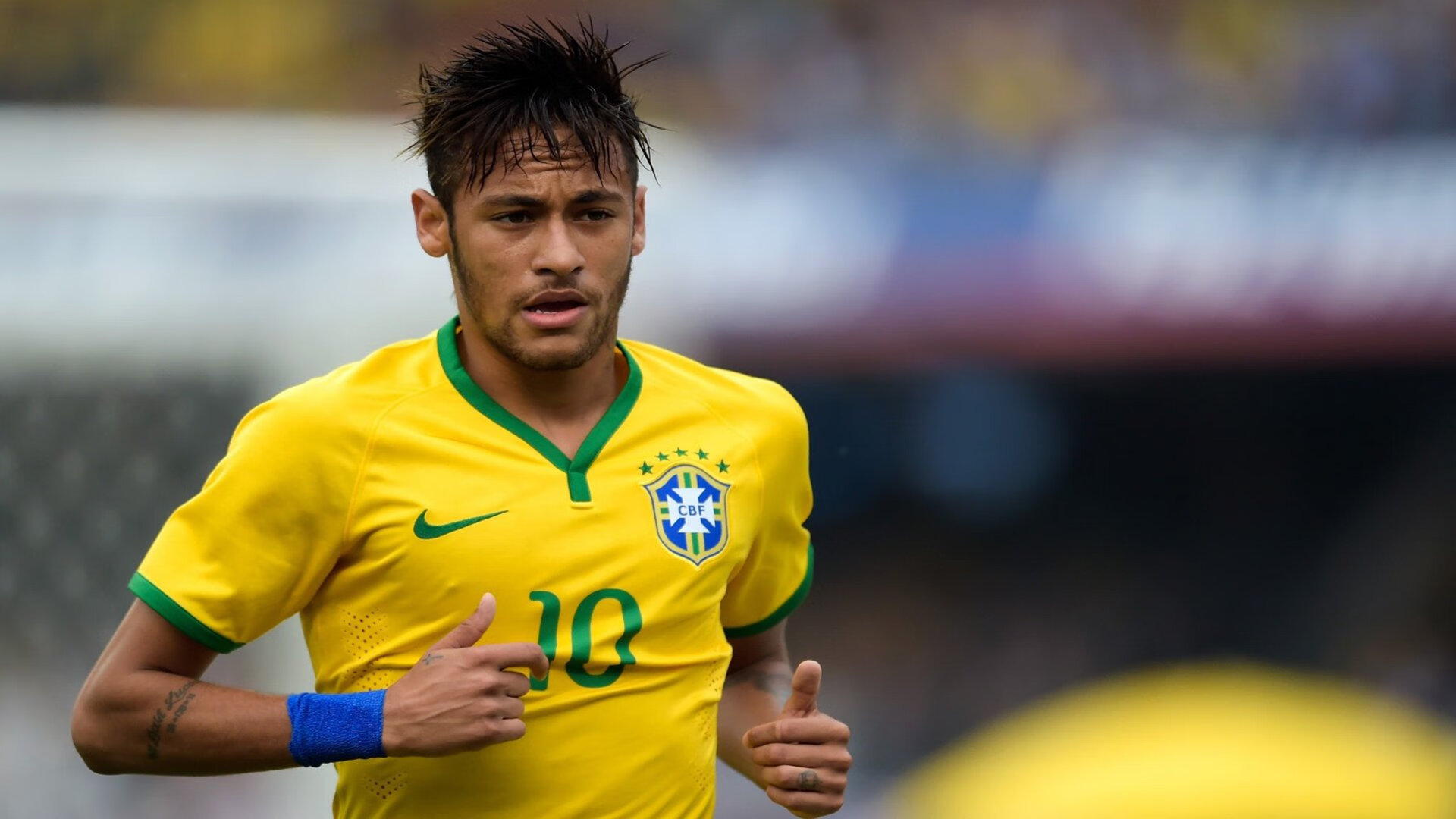 莎拉波娃爆冷击败加拿大队，回归赛场引爆全场！